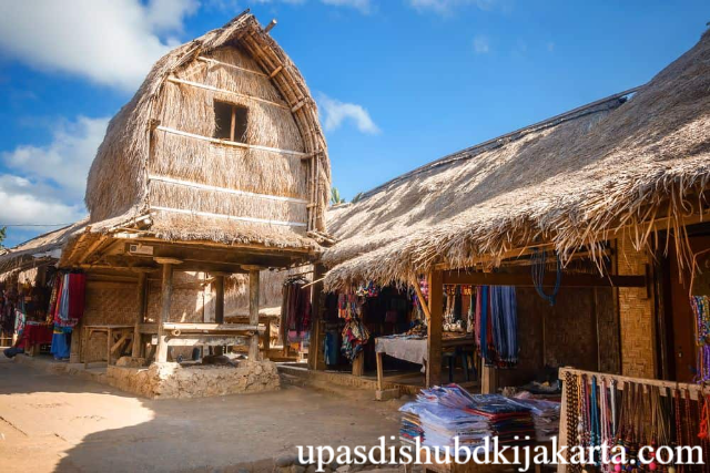 Desa Sasak Sade & Ende: Wisata Budaya Autentik Lombok